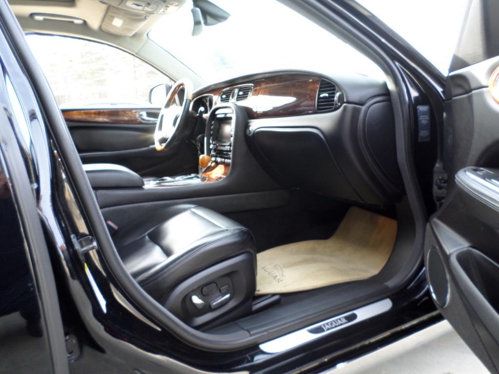 2008 Jaguar XJ-Series XJ8 photo